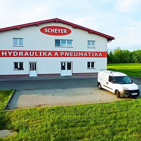 Apartman Scheyer Frýdek-Místek Exteriör bild